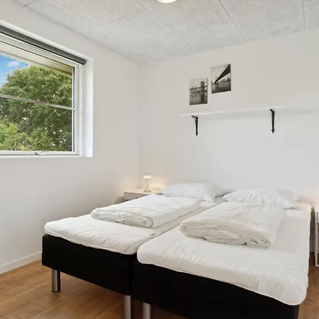 Holiday home Stunning In With Sauna Hadsund